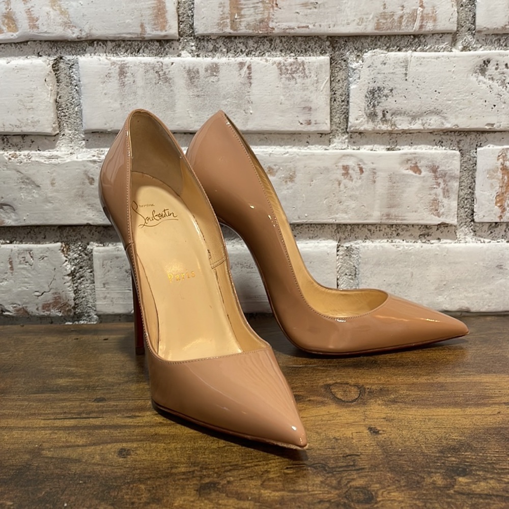 Christian Louboutin Nude So Kate 120